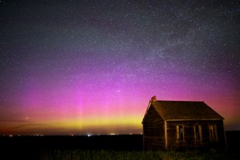 On the same evening a surprise outburst of Northern lights graced the horizon.