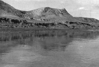 Along some areas on the Missouri River, hills rose from the water’s edge. The nearly vertical banks made it difficult to find a place to secure the raft at night.