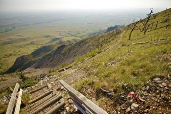 The trail and final steps to the summit on the north side of the butte.