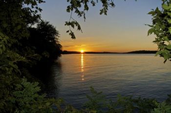 A 2008 sunset over Big Stone Lake. Click to enlarge photos.