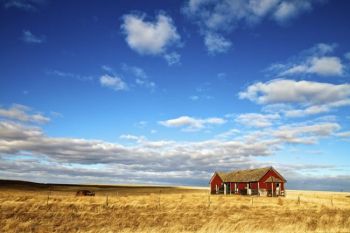 Somewhere along Highway 34 east of Pierre stands this abandoned house.