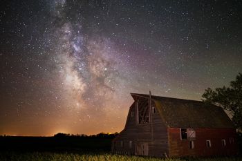 Kingsbury County barn with Milky Way.