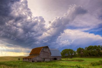 Marshall County barn under a building storm.