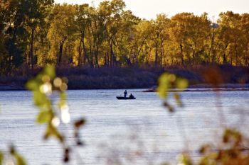 Fall fisherman on the MIghty Mo.