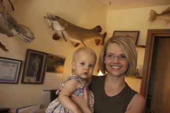 Kelly and Elizabeth Kemnitz greet guests to the MoRest Motel. Photo taken by Bernie Hunhoff in 2009.