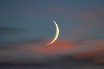Crescent moon in Moody County.