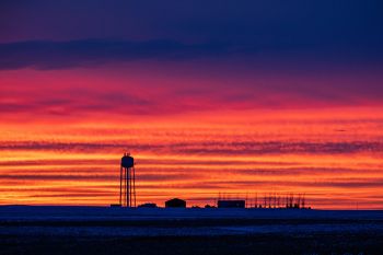 Sunset east of Dell Rapids.